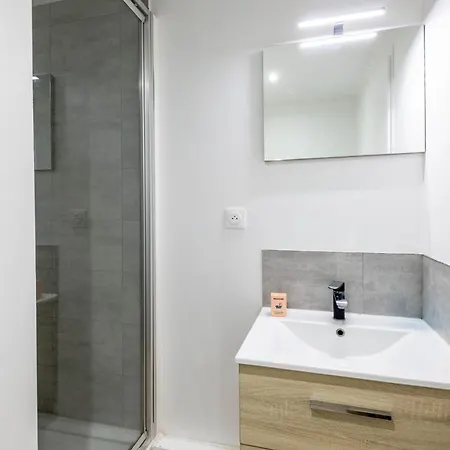 M005 Marquer T2 Elegant En Centre * Annemasse